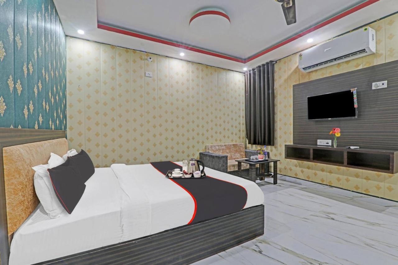 Capital O Sl Galxy Hotel Канпур Екстериор снимка