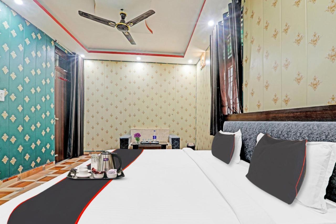 Capital O Sl Galxy Hotel Канпур Екстериор снимка